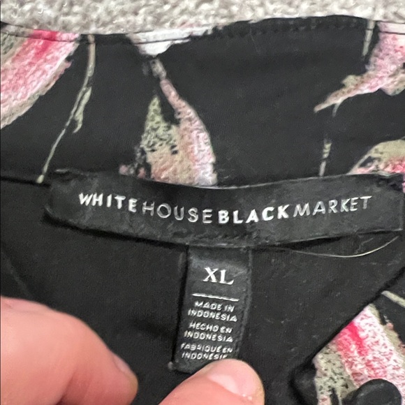 White House Black Market Floral Sleeveless Blouse - Picture 2 of 9